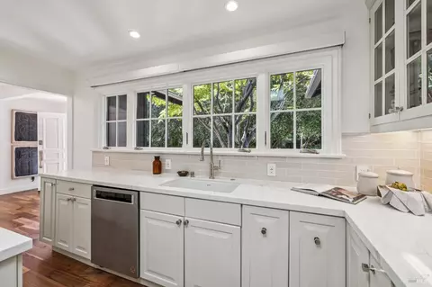Kitchen - 14 Sylvan Ln, Ross, CA 94957 photo 3 of 6
