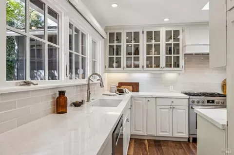 Kitchen - 14 Sylvan Ln, Ross, CA 94957 photo 5 of 6