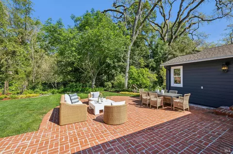 Exterior - 14 Sylvan Ln, Ross, CA 94957 photo 17 of 26