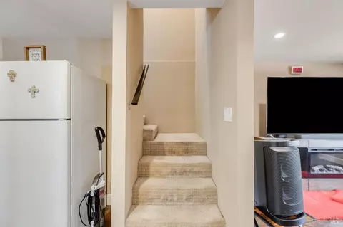 Entry Way - 1208 Florida St, Vallejo, CA 94590 photo 5 of 6