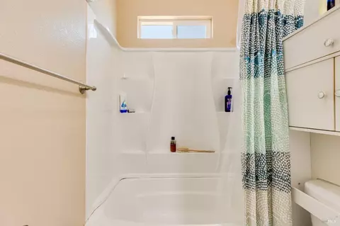 Bath - 1208 Florida St, Vallejo, CA 94590 photo 4 of 4