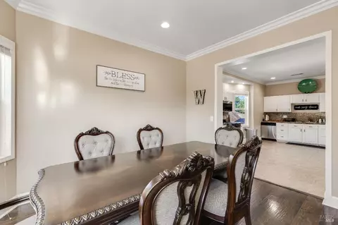 Dining - 1208 Florida St, Vallejo, CA 94590 photo 2 of 3