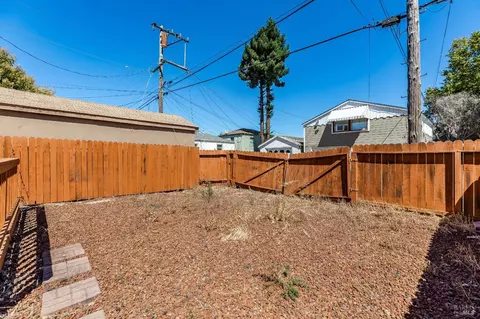 Exterior - 1208 Florida St, Vallejo, CA 94590 photo 6 of 6