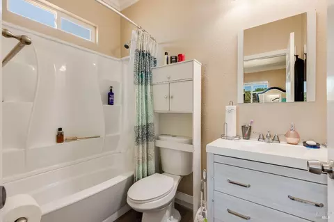 Bath - 1208 Florida St, Vallejo, CA 94590 photo 3 of 4