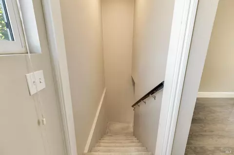 Entry Way - 1208 Florida St, Vallejo, CA 94590 photo 4 of 6