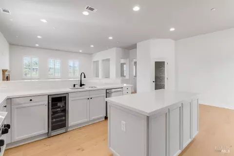 Kitchen - 5229 Sunridge Dr, Fairfield, CA 94534 photo 8 of 8