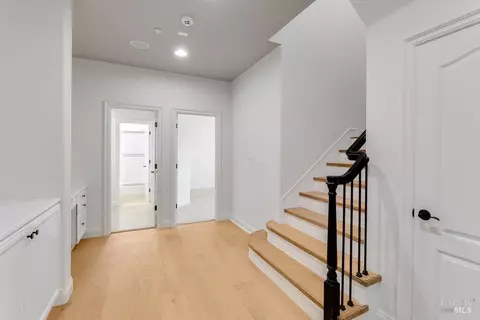 Entry Way - 5229 Sunridge Dr, Fairfield, CA 94534 photo 6 of 8