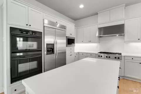 Kitchen - 5229 Sunridge Dr, Fairfield, CA 94534 photo 3 of 8