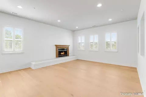 Living - 5229 Sunridge Dr, Fairfield, CA 94534 photo 2 of 4