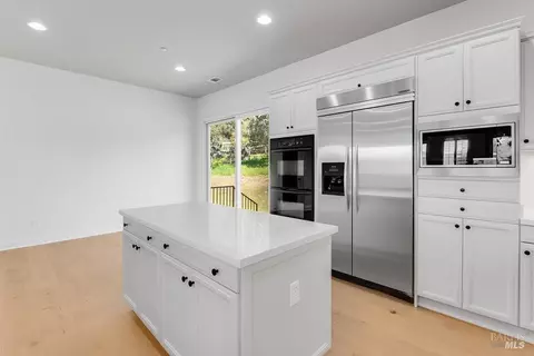 Kitchen - 5229 Sunridge Dr, Fairfield, CA 94534 photo 6 of 8