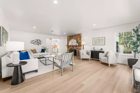 Living - 3011 Tennessee St, Vallejo, CA 94591 photo 2 of 4