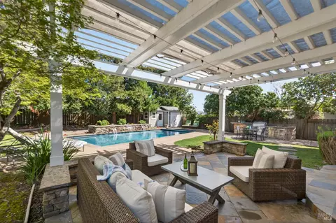 3932 Montrose St, Napa, CA 94558