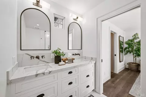Bath - 108 Eldridge Ave, Mill Valley, CA 94941 photo 2 of 4