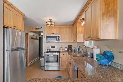38 Ocean View Ave, Dillon Beach, CA 94929 photo 11