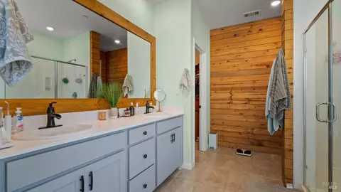 Bath - 2382 Sheldon Dr, Fairfield, CA 94533 photo 5 of 6