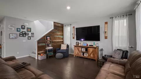 Living - 2382 Sheldon Dr, Fairfield, CA 94533 photo 1 of 1