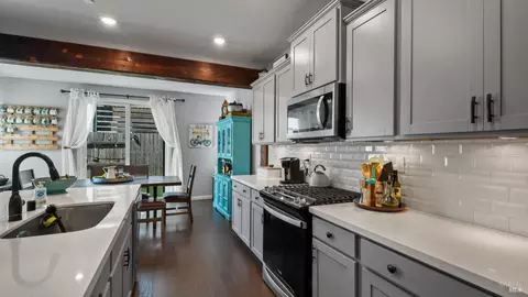 Kitchen - 2382 Sheldon Dr, Fairfield, CA 94533 photo 4 of 6
