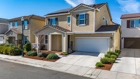 Exterior - 2382 Sheldon Dr, Fairfield, CA 94533 photo 3 of 8