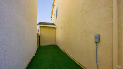 Exterior - 2382 Sheldon Dr, Fairfield, CA 94533 photo 6 of 8