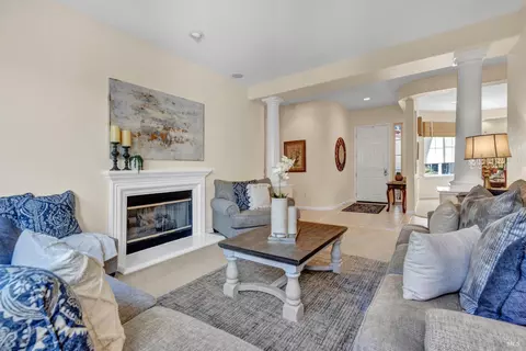 Living - 2722 Washburn Ct, Vallejo, CA 94591 photo 5 of 7