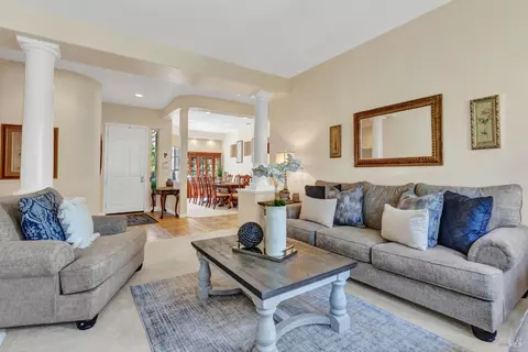 Living - 2722 Washburn Ct, Vallejo, CA 94591 photo 4 of 7
