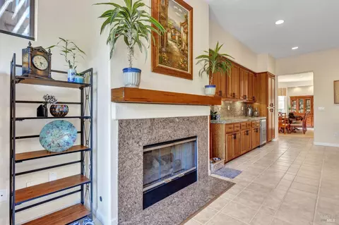 Entry Way - 2722 Washburn Ct, Vallejo, CA 94591 photo 2 of 2