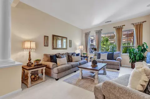 Living - 2722 Washburn Ct, Vallejo, CA 94591 photo 3 of 7