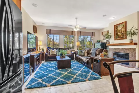 Living - 2722 Washburn Ct, Vallejo, CA 94591 photo 7 of 7