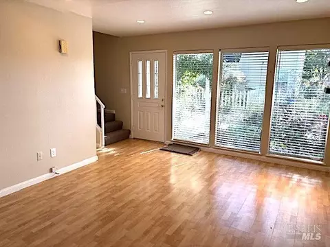 Living - 8312 Windmill Farms Dr, Cotati, CA 94931 photo 2 of 4