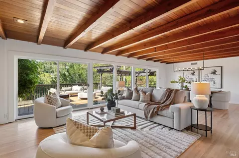 2 Welcome Ln, San Rafael, CA 94901