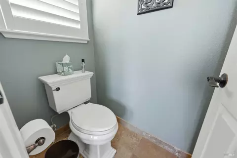 Bath - 1384 Birdie Dr, Windsor, CA 95492 photo 7 of 7