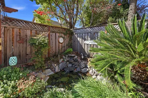 Exterior - 1384 Birdie Dr, Windsor, CA 95492 photo 30 of 33