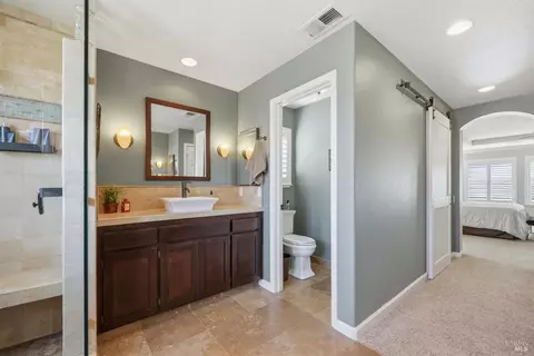 Bath - 1384 Birdie Dr, Windsor, CA 95492 photo 4 of 7