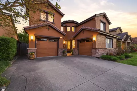 1384 Birdie Dr, Windsor, CA 95492