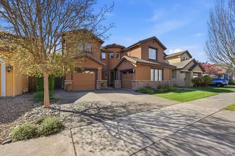 Exterior - 1384 Birdie Dr, Windsor, CA 95492 photo 5 of 33
