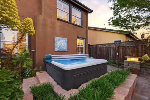 Exterior - 1384 Birdie Dr, Windsor, CA 95492 photo 20 of 33