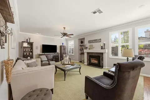 Living - 1384 Birdie Dr, Windsor, CA 95492 photo 4 of 4