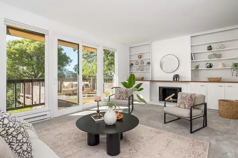 60 Corte Oriental, Greenbrae, CA 94904