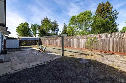Exterior - 9865 Sunray Pl, Windsor, CA 95492 photo 4 of 7