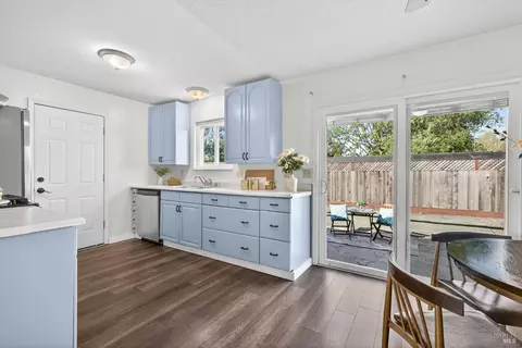 Kitchen - 9865 Sunray Pl, Windsor, CA 95492 photo 1 of 4