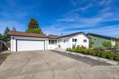Exterior - 9865 Sunray Pl, Windsor, CA 95492 photo 3 of 7