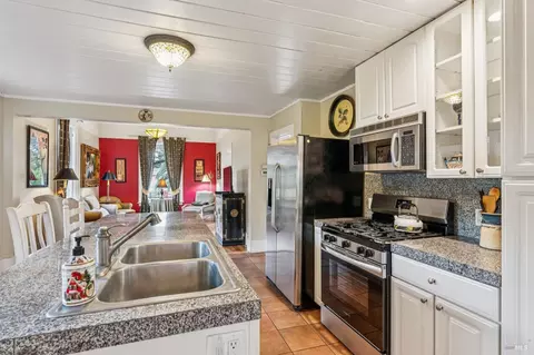 Kitchen - 75 Mountain Ave, Sonoma, CA 95476 photo 4 of 5