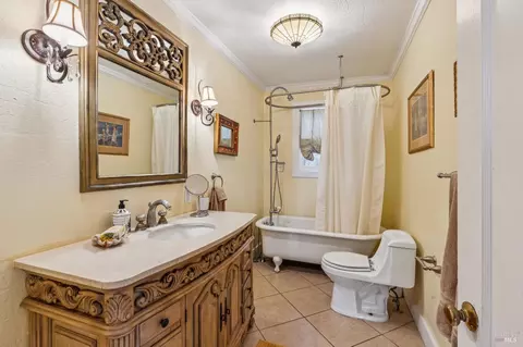 Bath - 75 Mountain Ave, Sonoma, CA 95476 photo 3 of 5