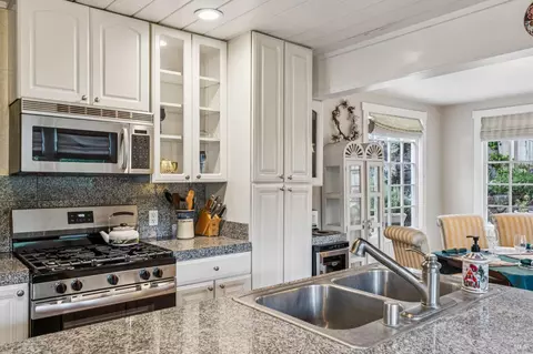 Kitchen - 75 Mountain Ave, Sonoma, CA 95476 photo 3 of 5