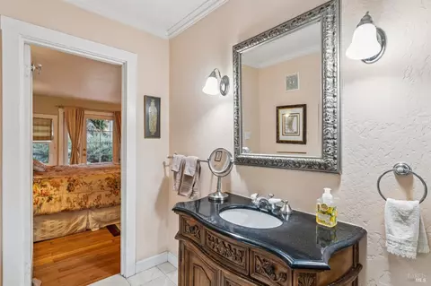 Bath - 75 Mountain Ave, Sonoma, CA 95476 photo 2 of 5