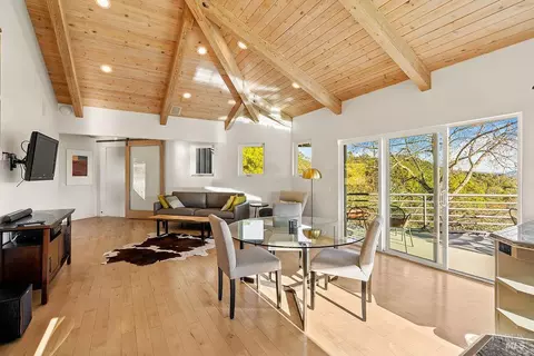 Living - 23121 Vineyard Rd, Geyserville, CA 95441 photo 2 of 3