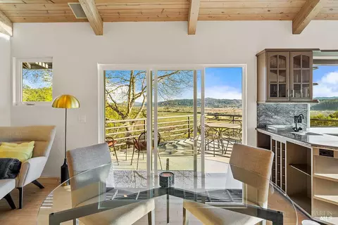 Dining - 23121 Vineyard Rd, Geyserville, CA 95441 photo 1 of 2