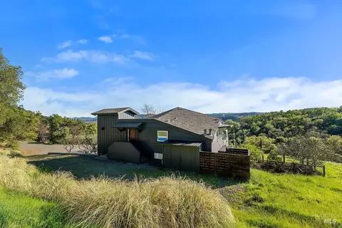 Exterior - 23121 Vineyard Rd, Geyserville, CA 95441 photo 7 of 15