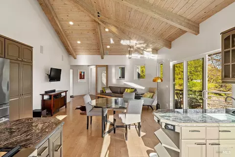 Dining - 23121 Vineyard Rd, Geyserville, CA 95441 photo 2 of 2