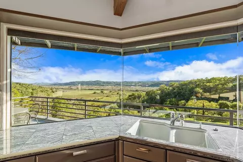 Kitchen - 23121 Vineyard Rd, Geyserville, CA 95441 photo 5 of 11